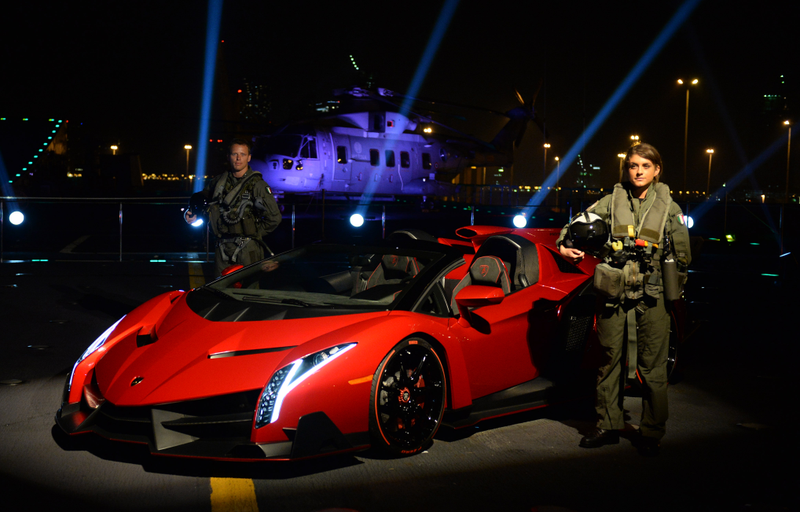 Illustration for article titled Lamborghini World Premiere Of Veneno Roadster - €3.3 Million Super Sports Car Makes Public Debut On Italian Aircraft Carrier In Abu Dhabi